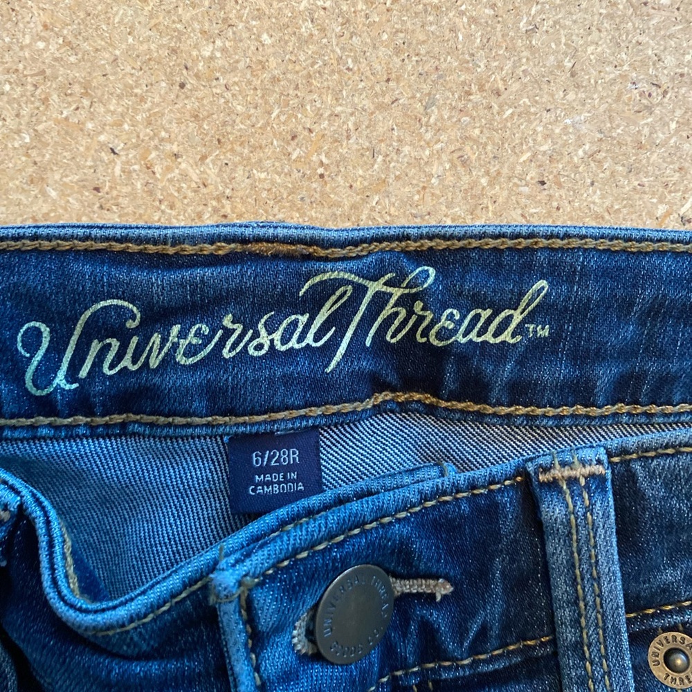 Universal Thread Jean - Picture 2 of 5